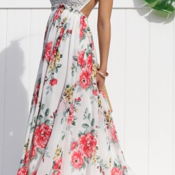 Dressday Floral Maxi Dress With Back Out - Picture 4 of 14